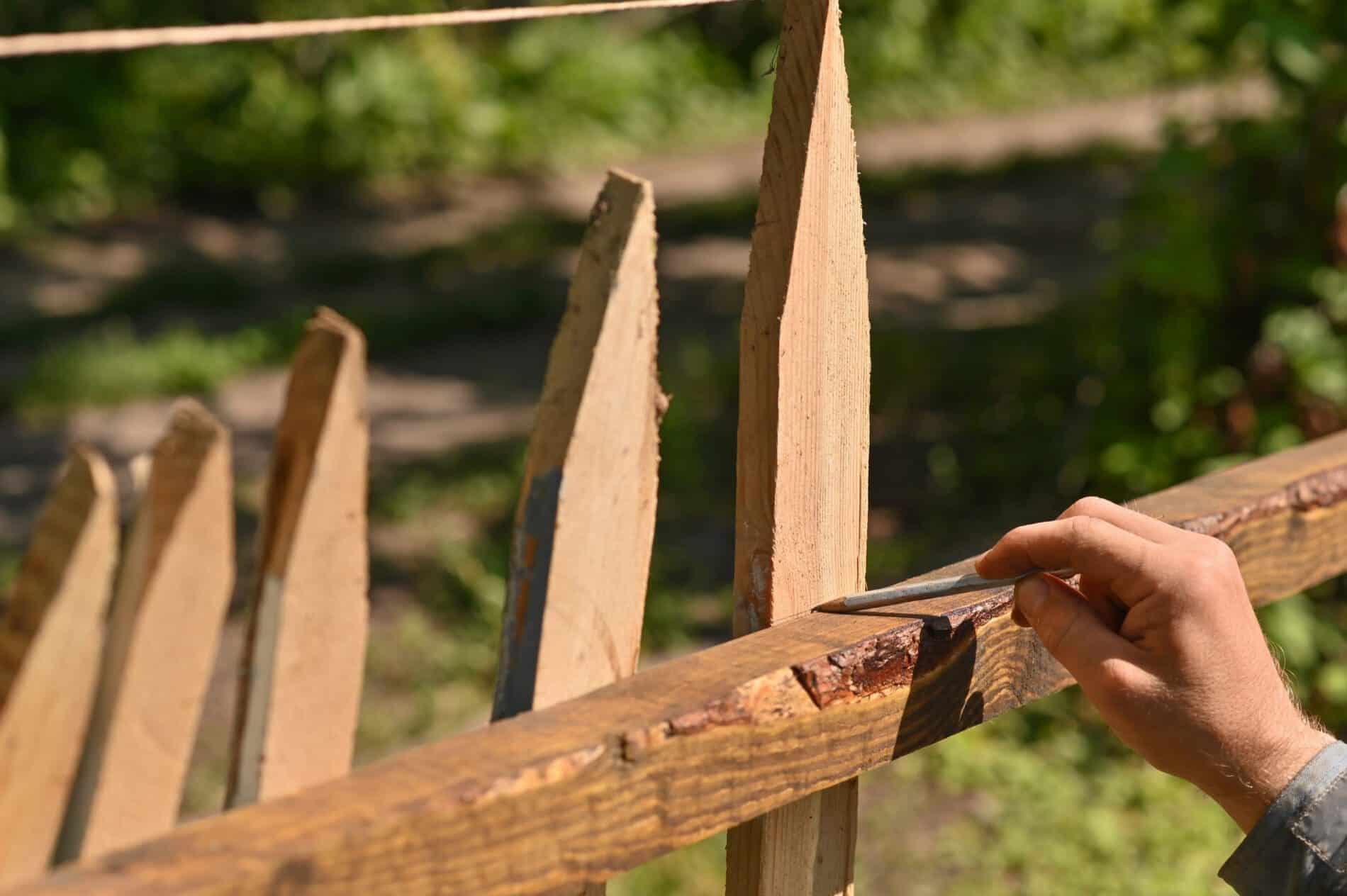 Privacy Fence Cost Breakdown For Wood And Vinyl Materials