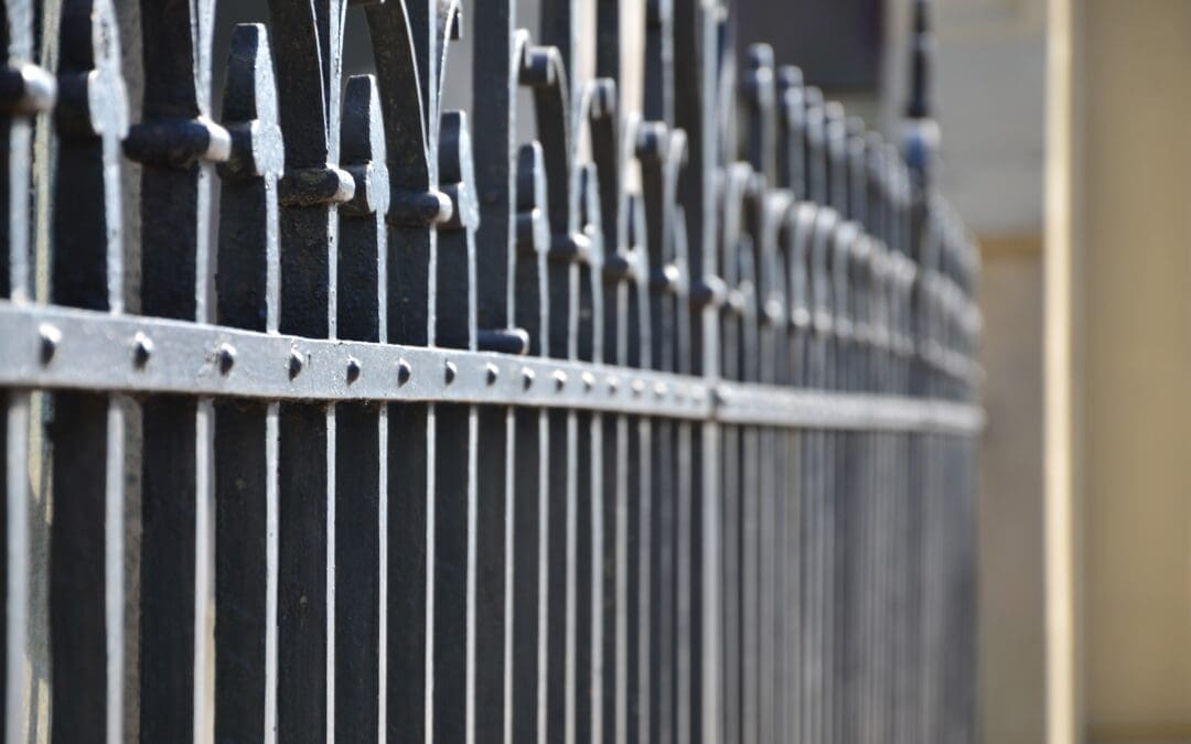 10 Easy Steps to Maintain Your Fence in Frisco TX Like a Pro