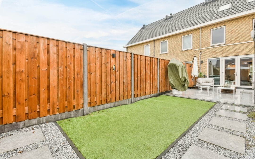 7 Proven Tips for Shopping Smart: Where to Buy Fence Panels That Save You Money – My Texas Fence